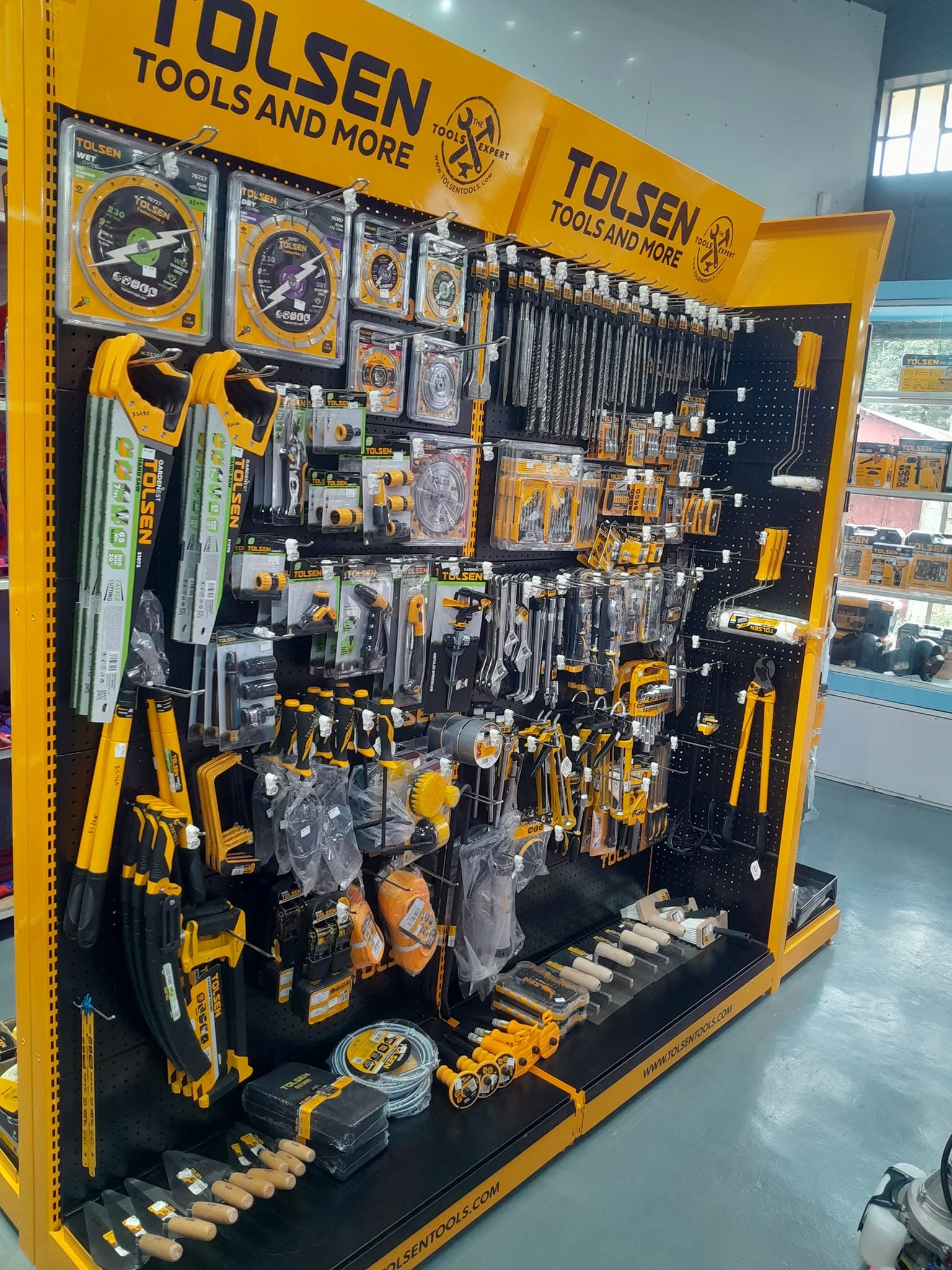 Hardware Showroom